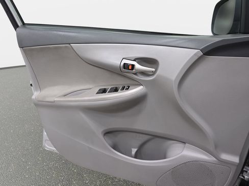 Used 2010 Toyota Corolla LE FWD image 25