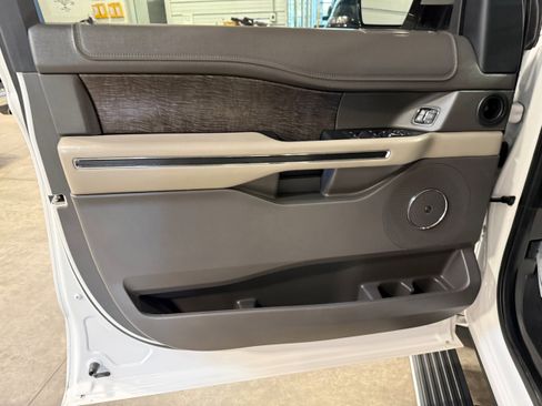 Used 2018 Ford Expedition Max Limited w/ Equipment Group 301A AWD/4WD image 45