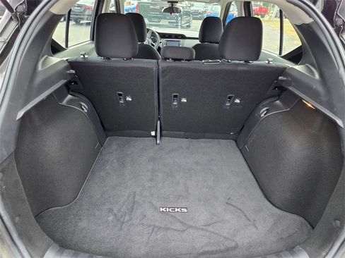Used 2024 Nissan Kicks S image 11