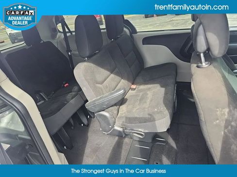 Used 2018 Dodge Grand Caravan SE image 39