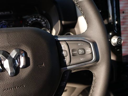 Used 2025 RAM 1500 Big Horn AWD/4WD image 31