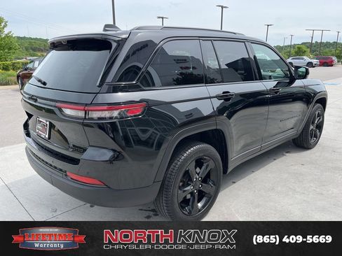 Used 2024 Jeep Grand Cherokee Limited w/ Luxury Tech Group II AWD/4WD image 21