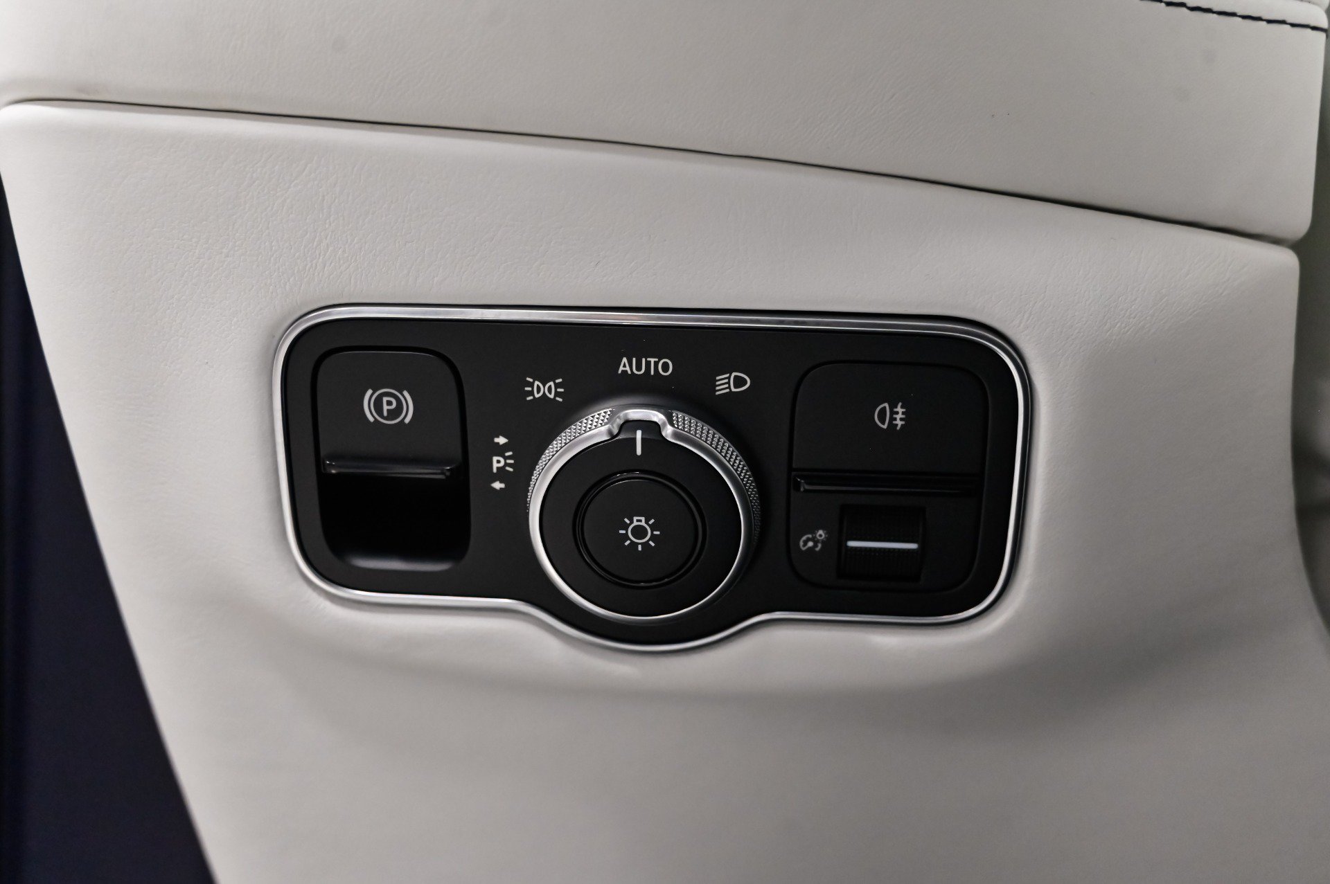 Used 2023 Aston Martin DBX 707 AWD/4WD image 46