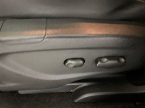 Used 2022 Chevrolet Trax LT w/ LT Convenience Package image 25