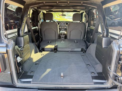 Used 2021 Jeep Wrangler Unlimited Sport AWD/4WD image 37