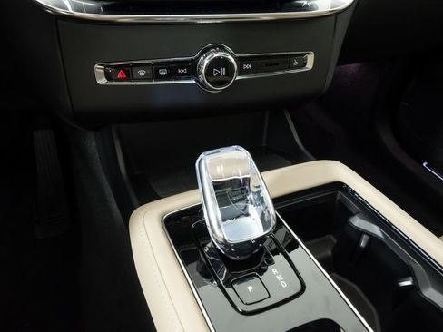 New 2026 Volvo XC90 B6 Plus w/ Protection Package Premier image 31