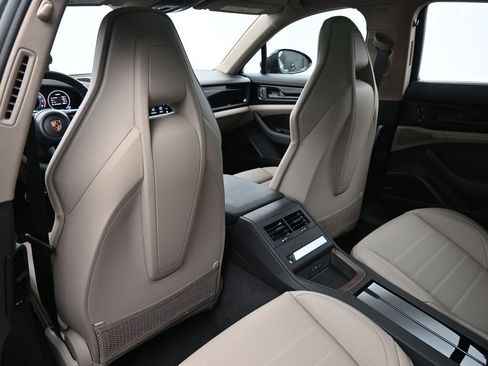 Certified 2025 Porsche Panamera 4 AWD/4WD image 8