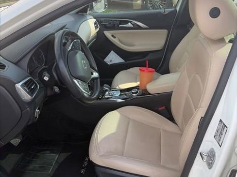 Used 2019 INFINITI QX30 AWD w/ Proassist Package image 3