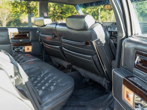 Used 1988 Cadillac Brougham image 33