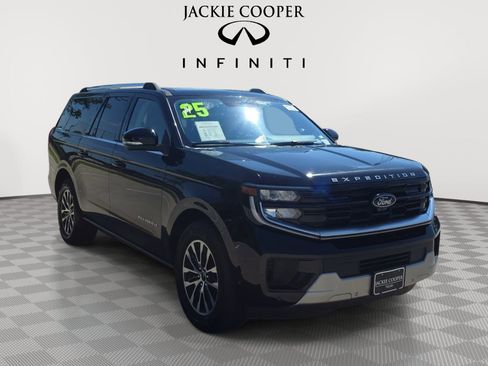 Used 2025 Ford Expedition Max Platinum AWD/4WD image 3