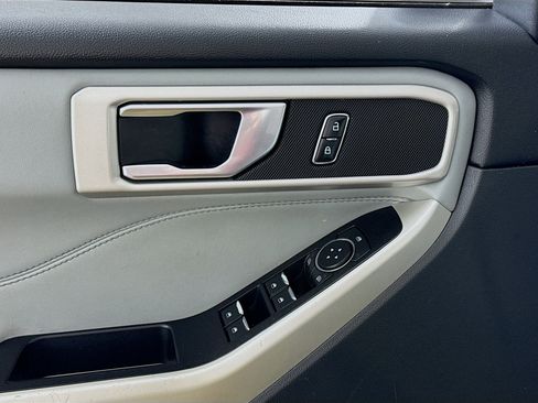 Used 2021 Ford Explorer XLT w/ Equipment Group 202A image 21