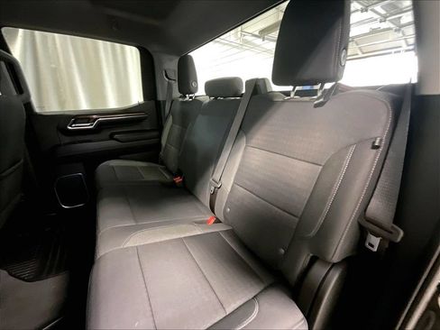 Used 2023 Chevrolet Silverado 1500 LT AWD/4WD image 15
