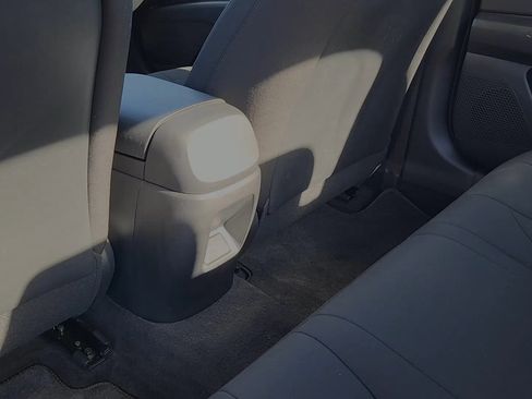 Used 2024 Hyundai Elantra Blue image 18