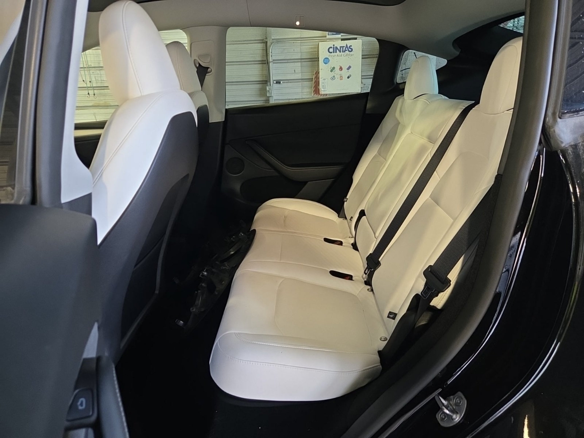 Used 2025 Tesla Model Y Long Range AWD/4WD image 3