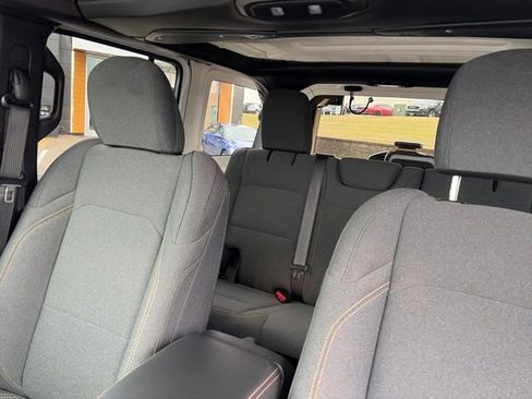 Used 2025 Jeep Wrangler Sahara image 49