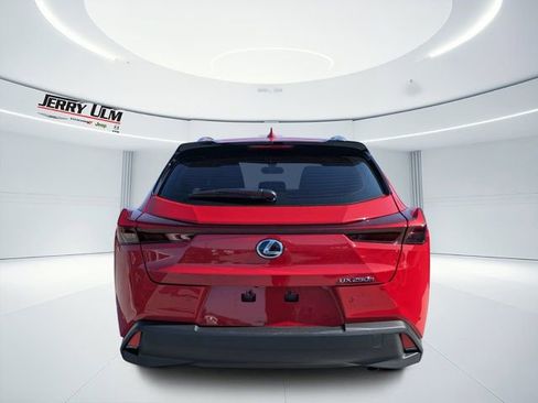 Used 2024 Lexus UX 250h FWD image 4
