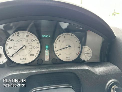 Used 2006 Chrysler 300 Touring RWD image 7