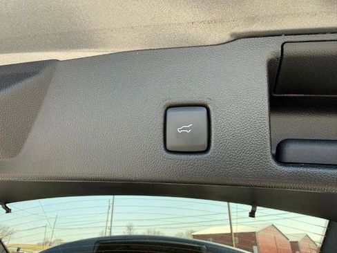 Certified 2022 Ford Escape SEL w/ SEL Stealth AWD Package image 31