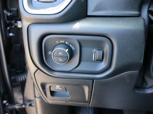 New 2026 RAM 1500 Express AWD/4WD image 15