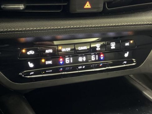 Used 2023 Buick Envision Essence w/ Sport Touring Package AWD/4WD image 20