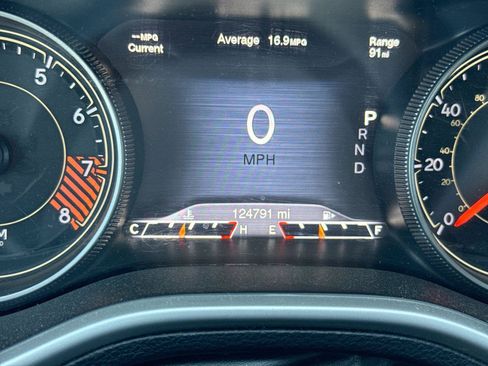 Used 2015 Jeep Cherokee Trailhawk w/ Cold Weather Group AWD/4WD image 8