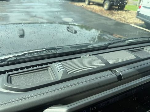 Used 2025 Jeep Wrangler Unlimited Sahara AWD/4WD image 23