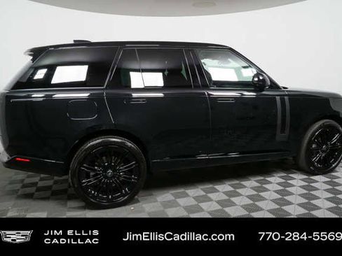 Used 2025 Land Rover Range Rover SE image 2