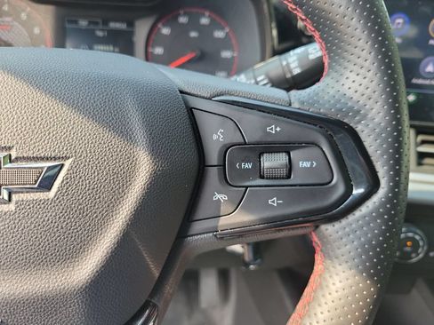 Used 2025 Chevrolet Trax RS w/ Driver Confidence Package FWD image 24
