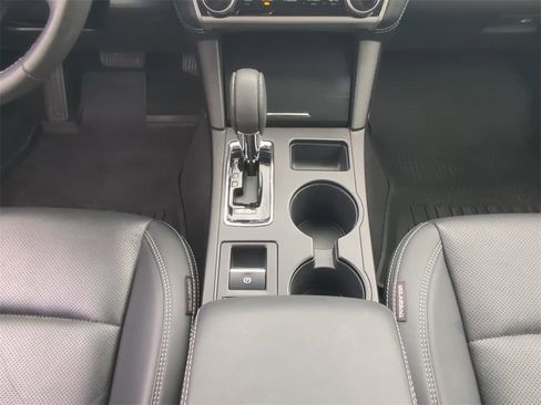 Used 2019 Subaru Outback 3.6R Limited w/ Popular Package #2 image 19