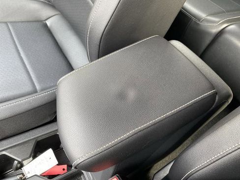 Used 2021 Volkswagen Tiguan SE image 17