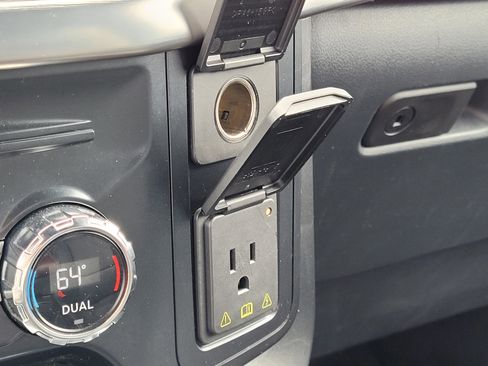 Used 2021 Ford F150 Lariat AWD/4WD image 29
