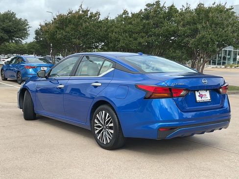 Used 2025 Nissan Altima 2.5 SV FWD image 6