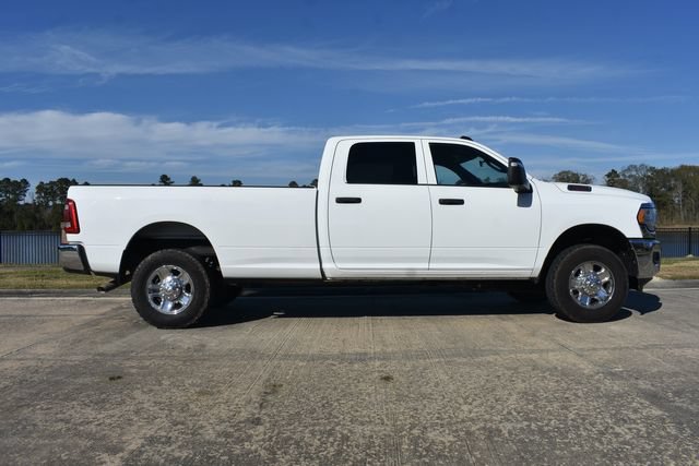 Used 2024 RAM 2500 Tradesman w/ Chrome Appearance Group AWD/4WD image 3