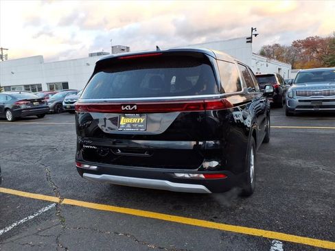 Certified 2023 Kia Carnival LX image 6