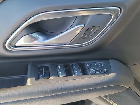 Certified 2024 Chevrolet Suburban Premier image 10