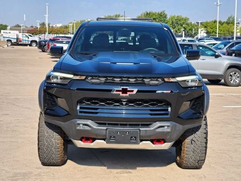 Used 2025 Chevrolet Colorado ZR2 w/ Midnight Edition AWD/4WD image 11