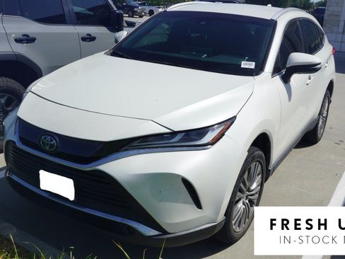 Used 2022 Toyota Venza XLE AWD/4WD image 1