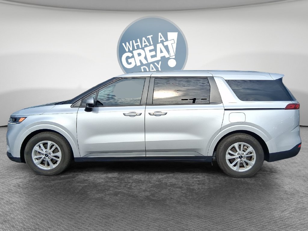 Used 2022 Kia Carnival LX FWD image 7