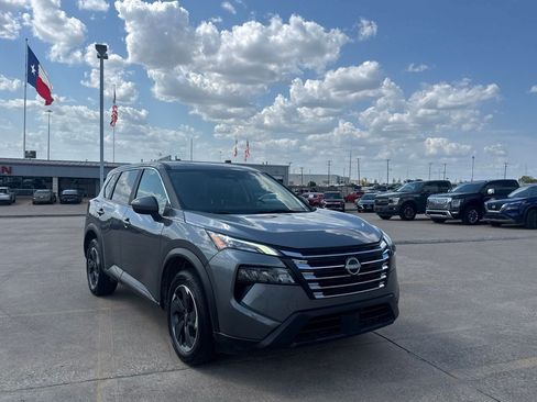 Certified 2025 Nissan Rogue SV AWD/4WD image 1
