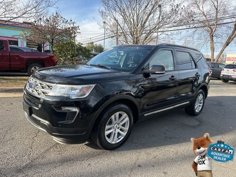 Used 2018 Ford Explorer XLT w/ Equipment Group 202A image 2