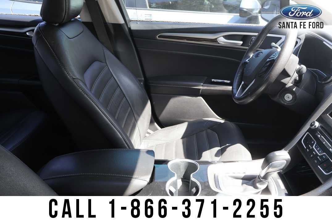Used 2016 Ford Fusion SE w/ Equipment Group 202A FWD image 13