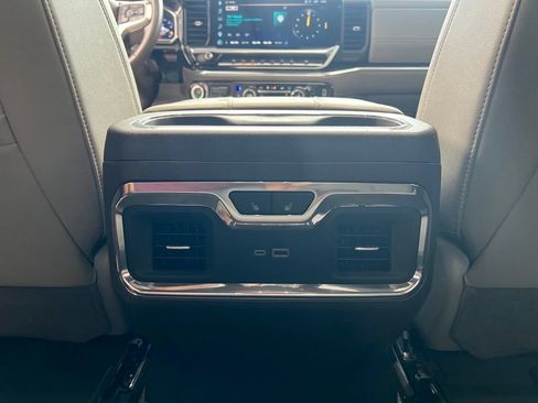 Used 2025 Chevrolet Silverado 1500 LTZ AWD/4WD image 19