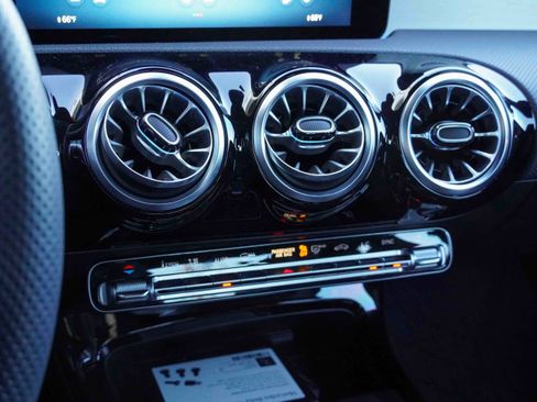 Used 2025 Mercedes-Benz CLA 250 CLA 250 image 27