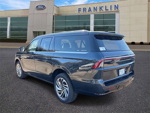 New 2025 Lincoln Navigator L Reserve image 5