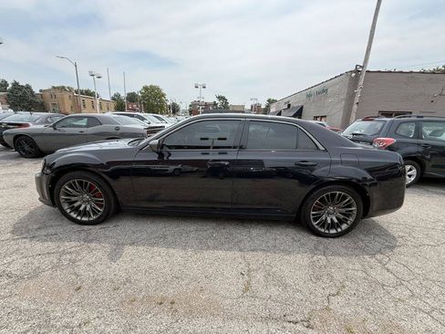 Used 2014 Chrysler 300 C RWD image 7