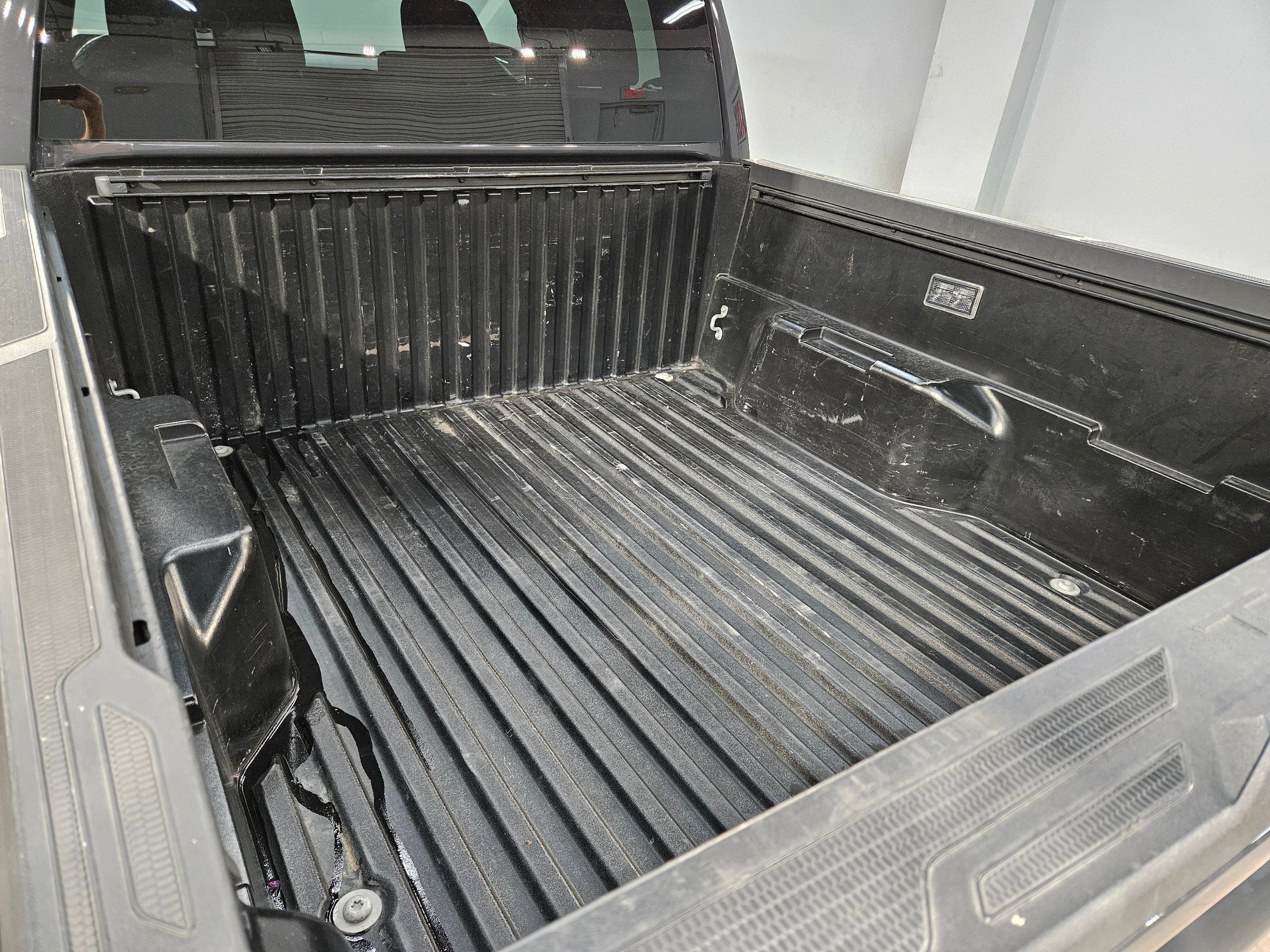 Certified 2025 Toyota Tacoma SR5 AWD/4WD image 18