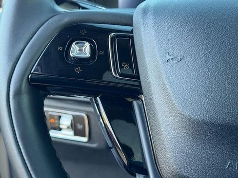 Used 2025 Lincoln Corsair Grand Touring w/ Equipment Group 301A image 18