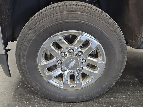 Used 2017 Chevrolet Silverado 2500 LTZ w/ LTZ Plus Package image 10