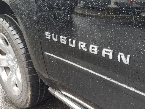 Used 2019 Chevrolet Suburban Premier image 10