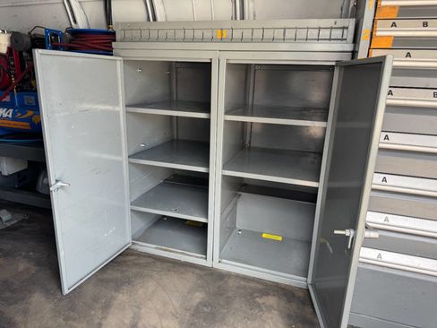 Used 2018 Chevrolet Express 3500 Extended w/ Driver Convenience Package image 15